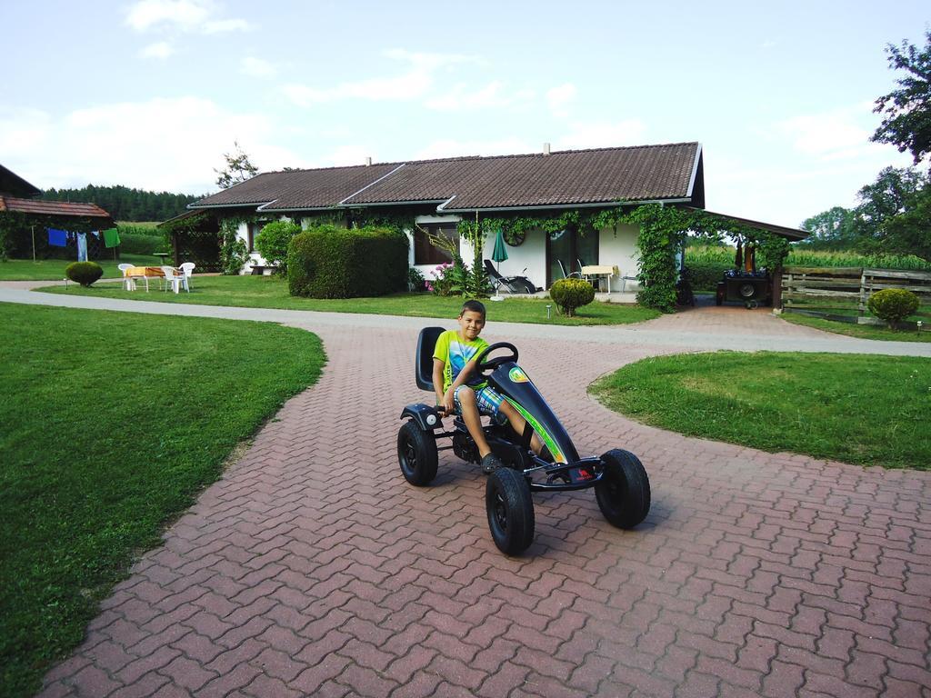Erlebnisbauernhof Tschom Sankt Kanzian am Klopeiner See Extérieur photo